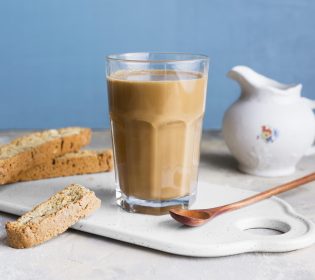 frappe-glass-slices-bread-with-seeds